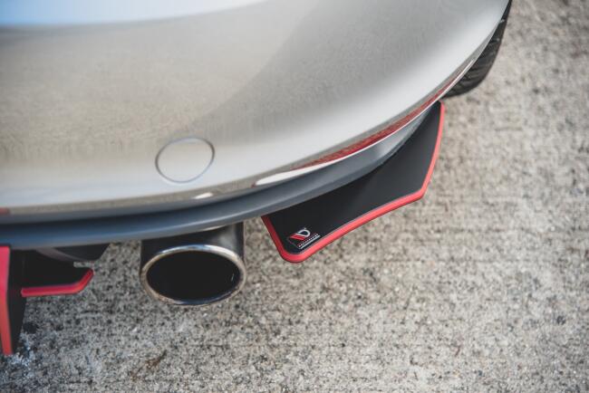 Maxton Design Street Pro Diffusor Flaps V.2 für VW Golf 7 GTI / GTD schwarz mit roten Streifen