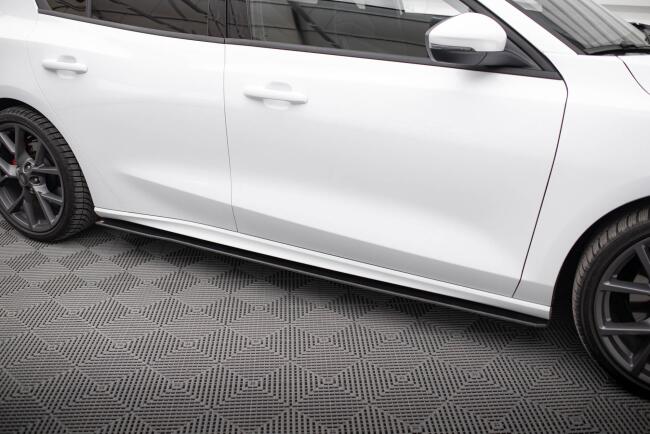 Maxton Design Street Pro Seitenschweller (Paar) für Ford Focus ST / ST-Line Mk4 matt schwarz