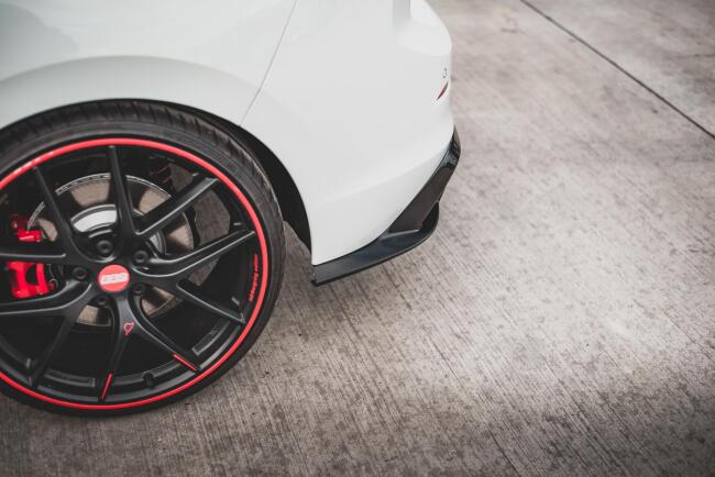 Maxton Design Heckdiffusor V.1 für VW Golf 8 GTI / GTD / GTE / R-Line Hochglanz schwarz