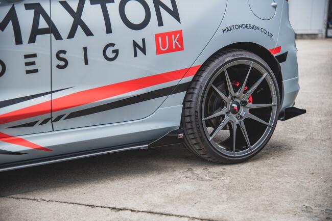 Maxton Design Street Pro Schweller Flaps für Ford Fiesta ST / ST-Line Mk8 Hochglanz schwarz