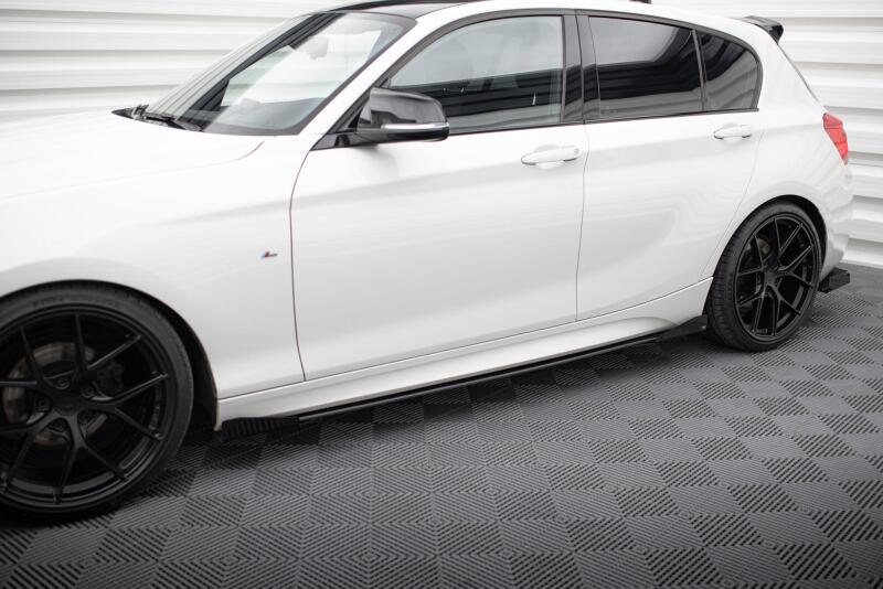 Maxton Design Street Pro Seitenschweller (Paar) V.2 für BMW 1er F20 M135i / M140i / M Paket matt schwarz mit Hochglanz Flaps