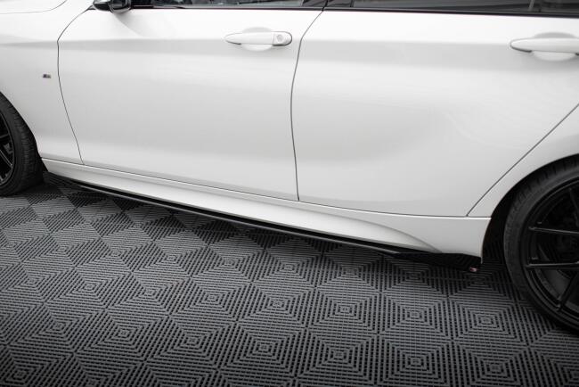 Maxton Design Street Pro Seitenschweller (Paar) V.2 für BMW 1er F20 M135i / M140i / M Paket matt schwarz mit Hochglanz Flaps