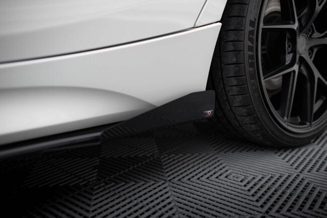 Maxton Design Street Pro Schweller Flaps für BMW 1er F20 M135i / M140i / M Paket Hochglanz schwarz