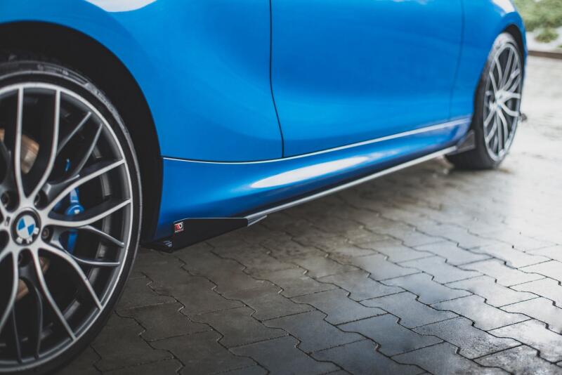 Maxton Design Street Pro Schweller Flaps für BMW 1er F21 M135i / M140i / M Paket Hochglanz schwarz