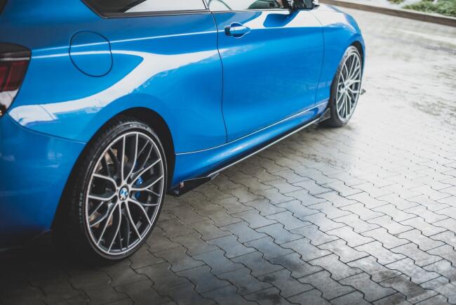 Maxton Design Street Pro Schweller Flaps für BMW 1er F21 M135i / M140i / M Paket Hochglanz schwarz