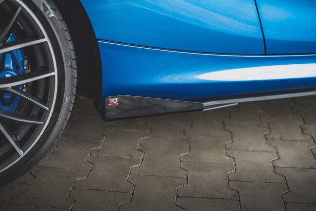 Maxton Design Street Pro Schweller Flaps für BMW 1er F21 M135i / M140i / M Paket Hochglanz schwarz