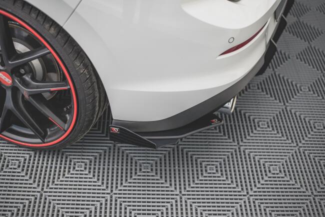 Maxton Design Street Pro Heckdiffusor Flaps für VW Golf 8 GTI / GTD Hochglanz schwarz