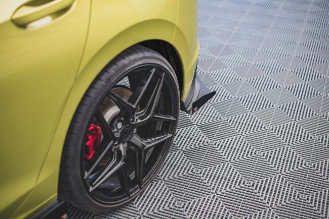 Maxton Design Street Pro Diffusor Flaps für VW Golf 8 GTI Clubsport matt schwarz mit Hochglanz Flaps