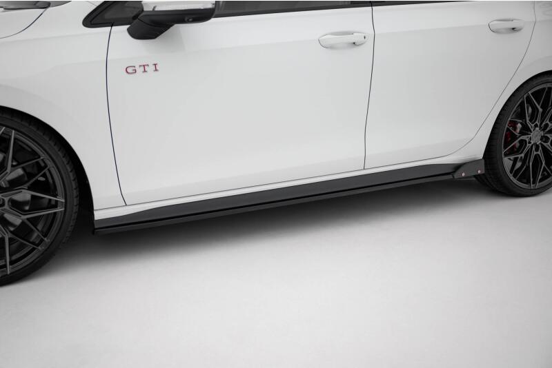 Maxton Design Seitenschweller (Paar) V.2 mit Flaps für VW Golf 8 GTI / Clubsport / GTD / R-Line Hochglanz schwarz