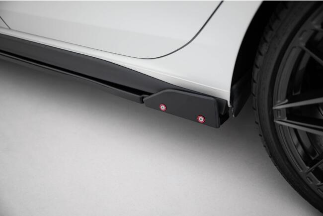 Maxton Design Seitenschweller (Paar) V.2 mit Flaps für VW Golf 8 GTI / Clubsport / GTD / R-Line Hochglanz schwarz