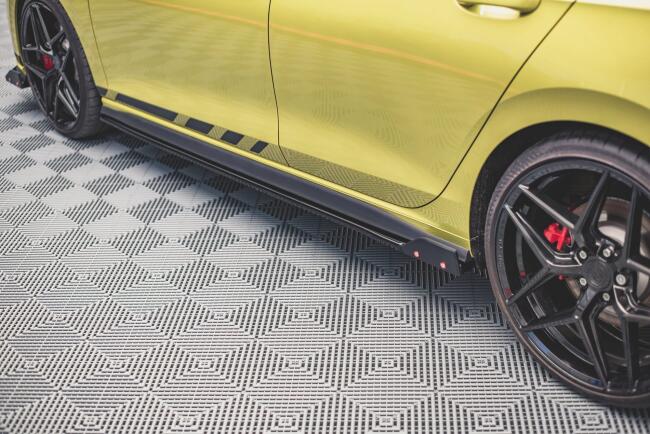 Maxton Design Seitenschweller (Paar) V.2 mit Flaps für VW Golf 8 GTI / Clubsport / GTD / R-Line Hochglanz schwarz