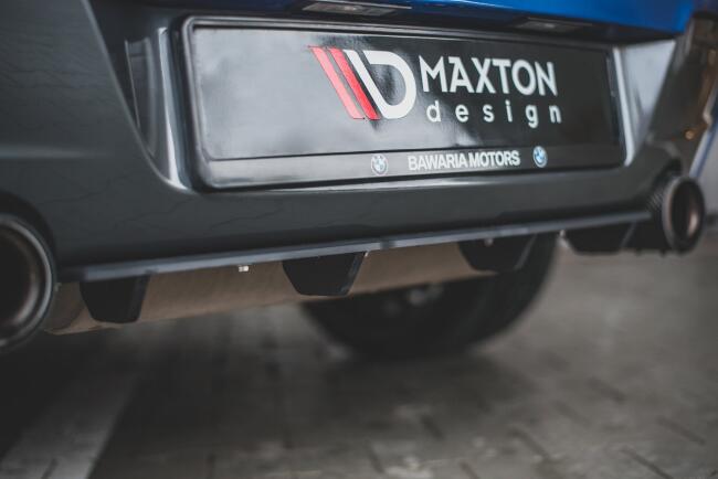 Maxton Design Street Pro Heckdiffusor für BMW M135i F20 Schwarz
