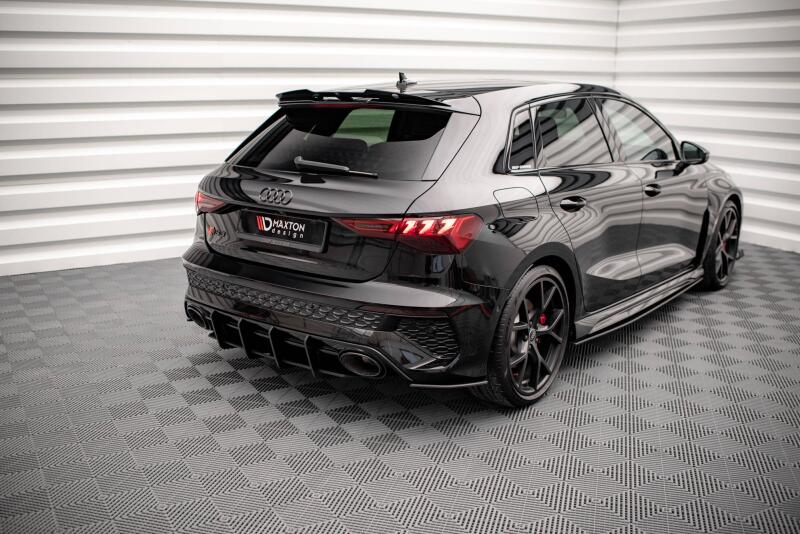 Maxton Design Street Pro Diffusor Flaps für Audi RS3 Sportback 8Y schwarz mit roten Streifen