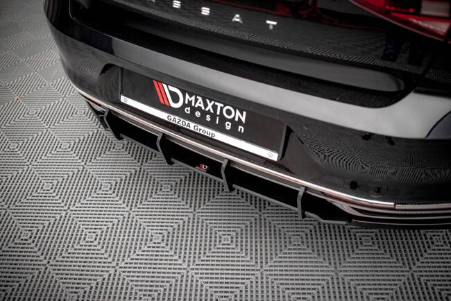 Maxton Design Street Pro Heckdiffusor für Volkwagen Passat B8 Facelift Schwarz-Rot
