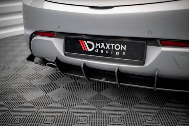 Maxton Design Street Pro Heckdiffusor für Opel Astra GTC OPC-Line J schwarz mit roten Streifen und Glanz Flaps