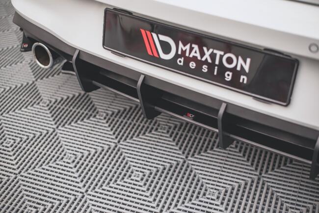 Maxton Design Street Pro Heckdiffusor für Volkswagen Golf 8 GTI