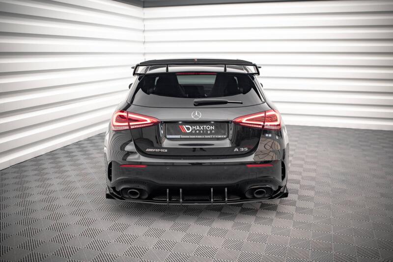 Maxton Design Street Pro Heckdiffusor für Mercedes A35 AMG Hatchback W177 schwarz mit roten Streifen und Glanz Flaps