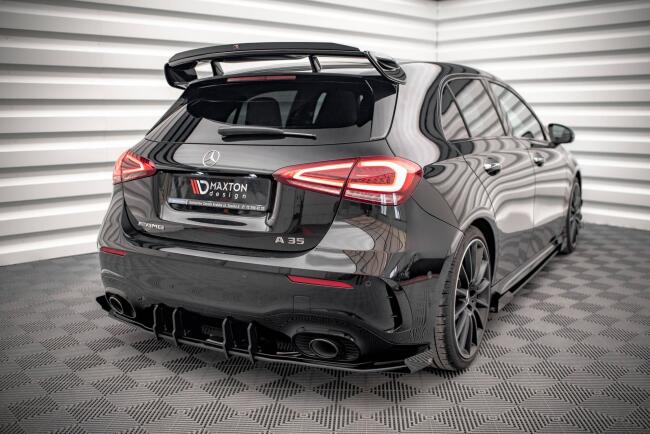 Maxton Design Street Pro Heckdiffusor für Mercedes A35 AMG Hatchback W177 schwarz mit roten Streifen und Glanz Flaps