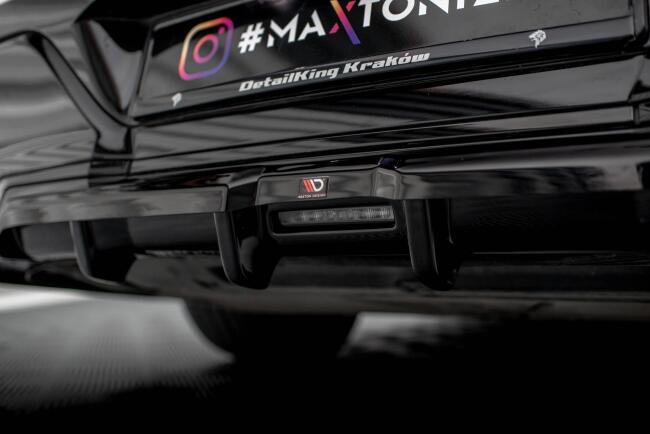 Maxton Design Heckdiffusor DTM Look für BMW 7...