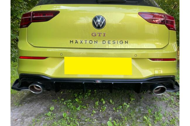 Sportauspuff und Maxton Heckdiffusor V.1 für VW Golf 8 GTI Endrohre 120x80mm poliert