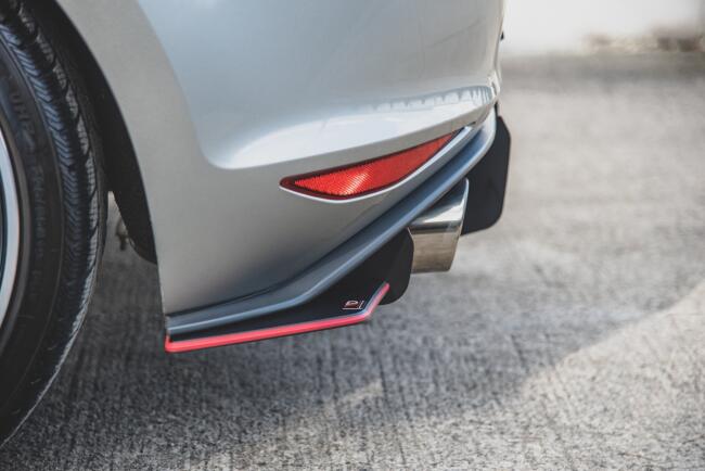 Maxton Design Street Pro Diffusor Flaps für VW Golf 7 GTI schwarz mit roten Streifen