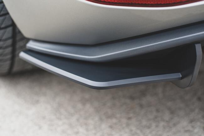Maxton Design Street Pro Diffusor Flaps für VW Golf 7 GTI schwarz mit roten Streifen