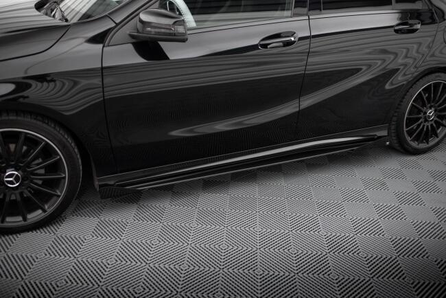Maxton Design Street Pro Seitenschweller für Mercedes A AMG-Line W176 Facelift Hochglanz schwarz matt schwarz mit Hochglanz Flaps