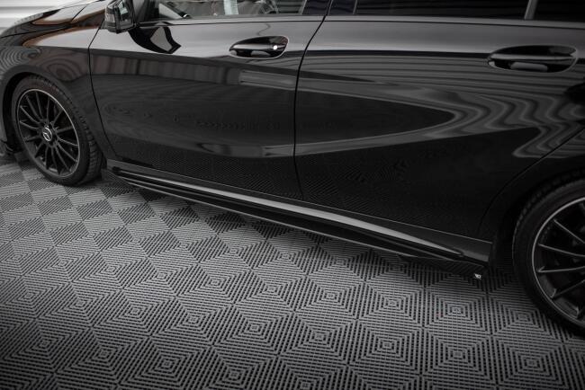 Maxton Design Street Pro Seitenschweller für Mercedes A AMG-Line W176 Facelift Hochglanz schwarz matt schwarz mit Hochglanz Flaps