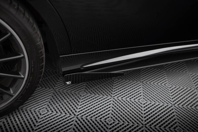 Maxton Design Street Pro Seitenschweller-Flaps für Mercedes A AMG-Line W176 Facelift Hochglanz schwarz