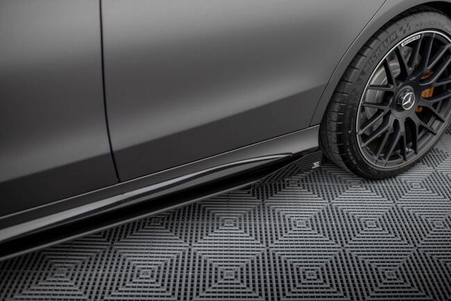 Maxton Design Street Pro Seitenschweller-Flaps für Mercedes C63 Limousine / Kombi W205 Facelift Hochglanz schwarz