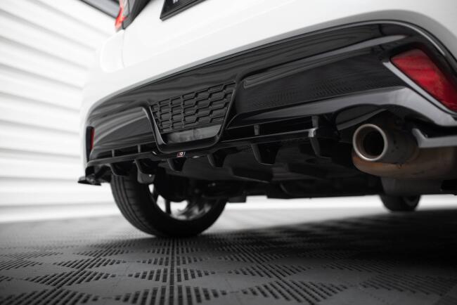 Maxton Design mittlerer Heckdiffusor DTM Look für Toyota Yaris GR Sport Mk4 Hochglanz schwarz