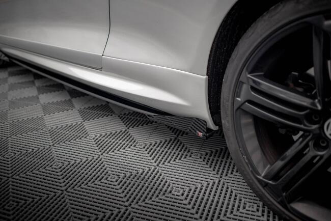 Maxton Design Street Pro Seitenschweller V.2 für Volkswagen Scirocco R Mk3 schwarz mit Hochglanz Flaps