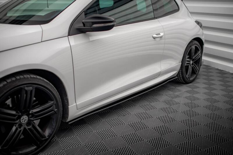 Maxton Design Street Pro Seitenschweller (Paar) V.2 für VW Scirocco R Mk3 Schwarz-Rot