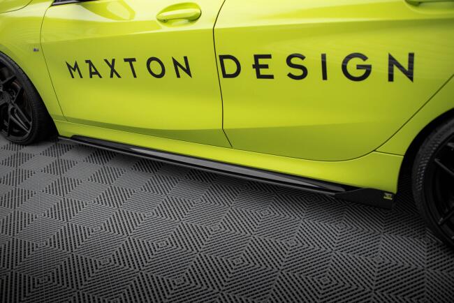 Maxton Design Street Pro Seitenschweller für BMW 1er F40 M-Paket / M135i schwarz mit Hochglanz Flaps