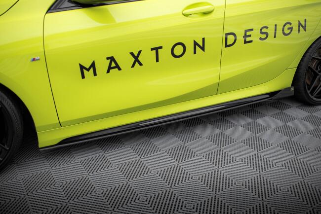 Maxton Design Street Pro Seitenschweller für BMW 1er F40 M-Paket / M135i schwarz rot mit Hochglanz Flaps