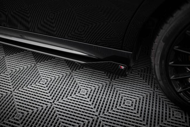 Maxton Design Street Pro Seitenschweller für Mercedes-AMG A35 W177 Facelift Schwarz mit Hochglanz Flaps