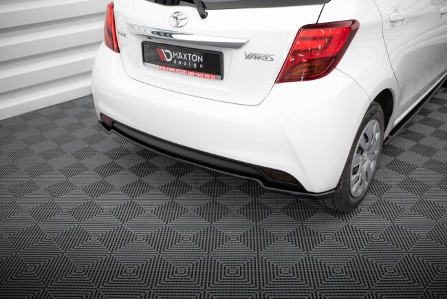 Maxton Design Mittlerer Heckdiffusor für Toyota Yaris Mk3 Facelift Hochglanz schwarz