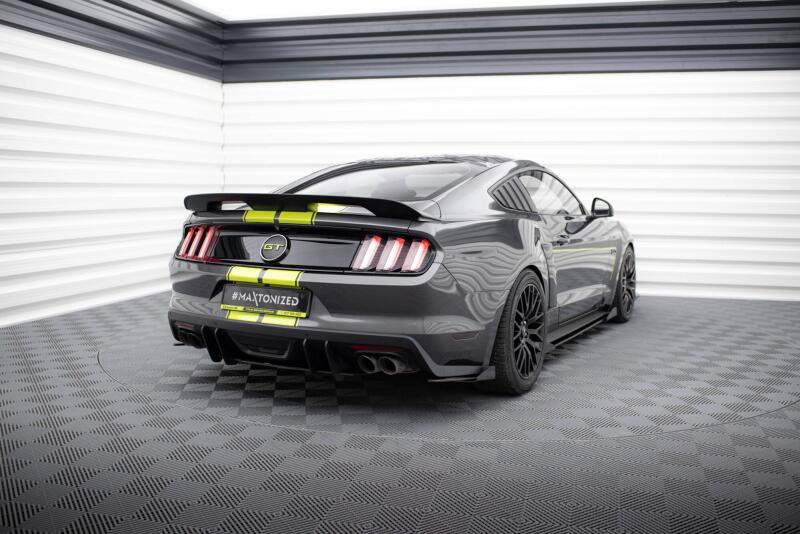 Maxton Design Street Pro Heckdiffusor-Flaps für Ford Mustang GT Mk6 Schwarz matt mit Hochglanz Flaps