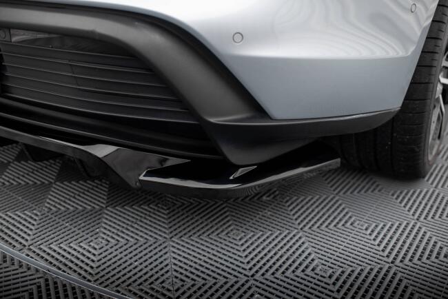 Maxton Design mittlerer Heckdiffusor für Porsche Taycan / Taycan 4 / Taycan 4S / Taycan GTS Mk1 Hochglanz schwarz