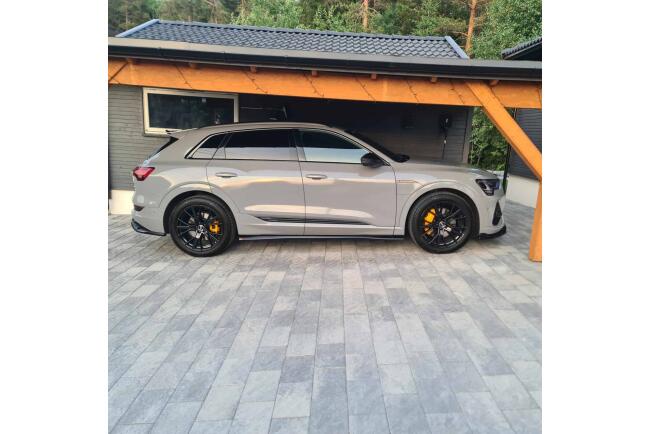 Maxton Design Seitenschweller (Paar) für Audi e-Tron S-Line Hochglanz schwarz