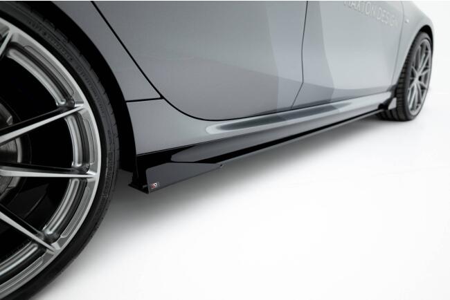 Maxton Design Street Pro Seitenschweller (Paar) mit Flaps für BMW M135i F70 rot mit schwarzen Hochglanz Flaps