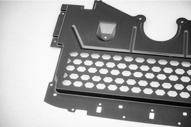 Maxton Design Carbon Motorabdeckung für BMW M2 G87