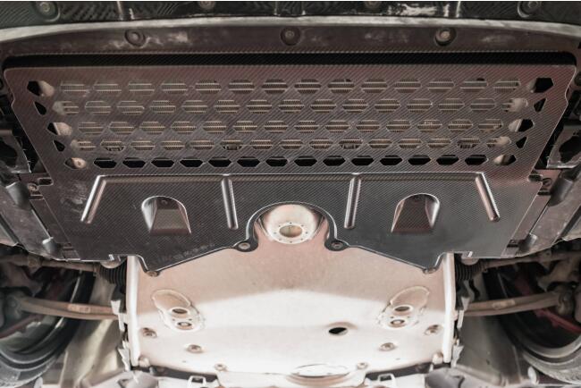 Maxton Design Carbon Motorabdeckung für BMW M2 G87