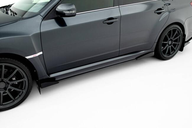 Maxton Design Street Pro Seitenschweller (Paar) mit Flaps für Subaru Impreza WRX STI Mk3 Facelift Schwarz mit Hochglanz Flaps