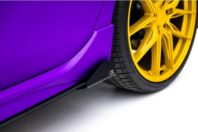 Street Pro Seitenschweller mit Flaps für VW Golf R 8 / 8 Facelift Rot mit schwarzen Hochglanz Flaps