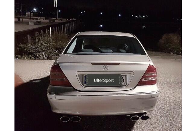 B-Ware Sportauspuff Endschalldämpfer für Mercedes C-Klasse W203 2000-2007 Endrohre 120x80mm