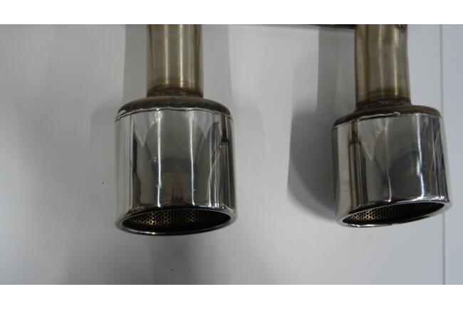 B-Ware Edelstahl Sportauspuff R32 Look für Golf 5 und Golf 6 Endrohre 100mm