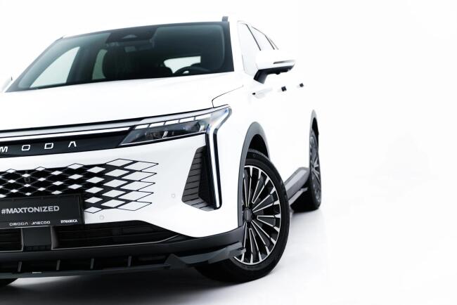 Maxton Design Frontlippe für Omoda 9 Mk1 Hochglanz schwarz