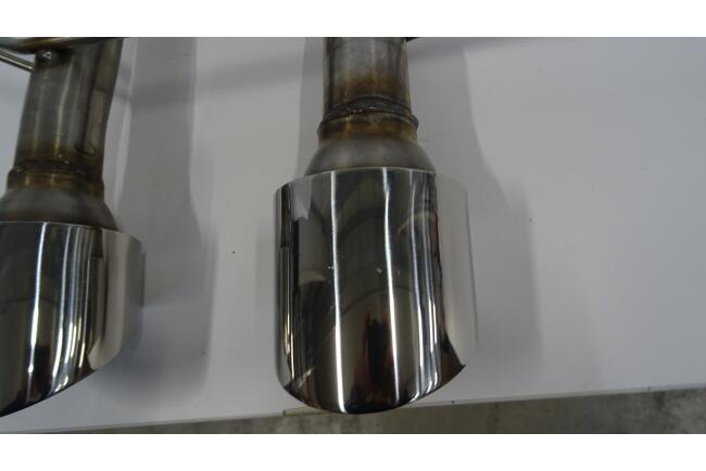 B-Ware Edelstahl Auspuff Endrohre R32 Look für Golf 5 und Golf 6 Endrohre 100mm scharfkantig
