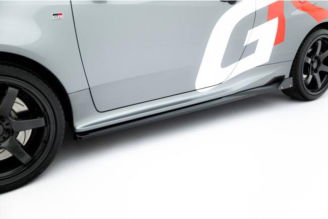 Maxton Design Seitenschweller (Paar) mit Flaps für Toyota GR Yaris Mk4 Facelift Hochglanz schwarz